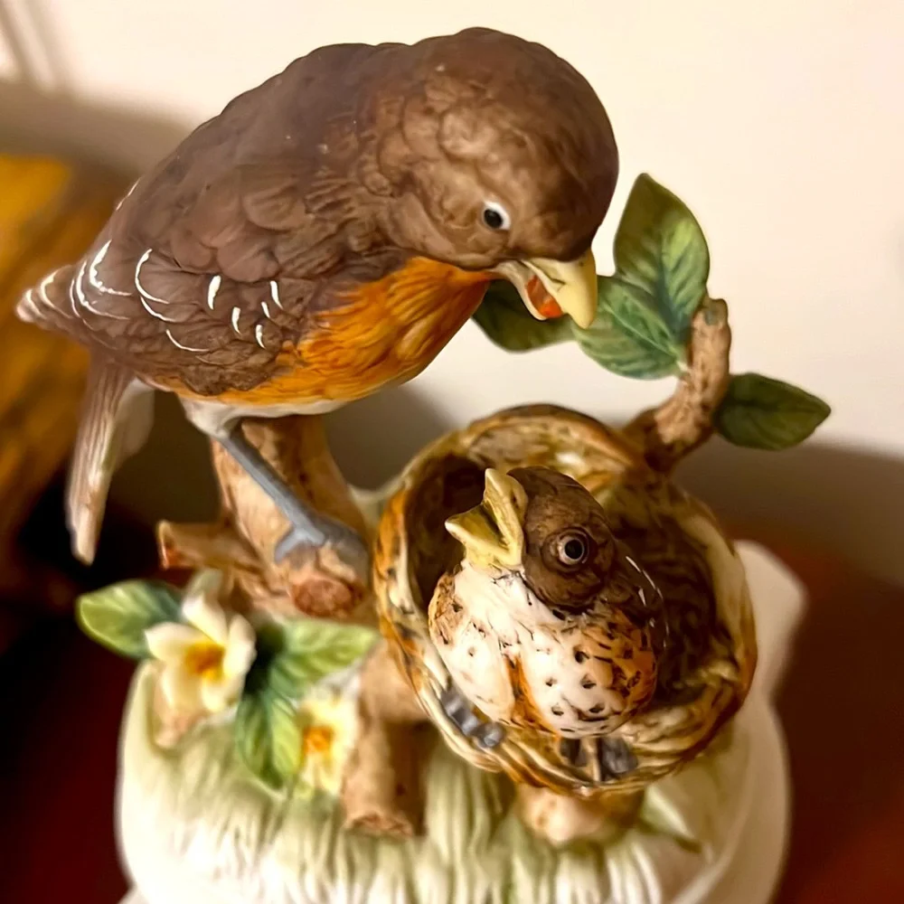 Gorham. Vintage Charming Musical 🎶 Bird Figurine with Nest “Over The Rainbow “ 🌈